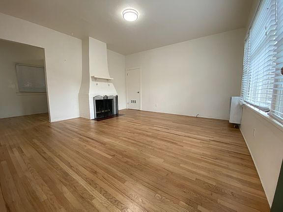 3rd image of 1416 Garden St APT E