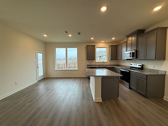 7th image of this home