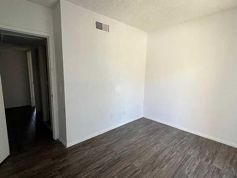 2808 E Monte Cristo Ave #103 — Photo 8