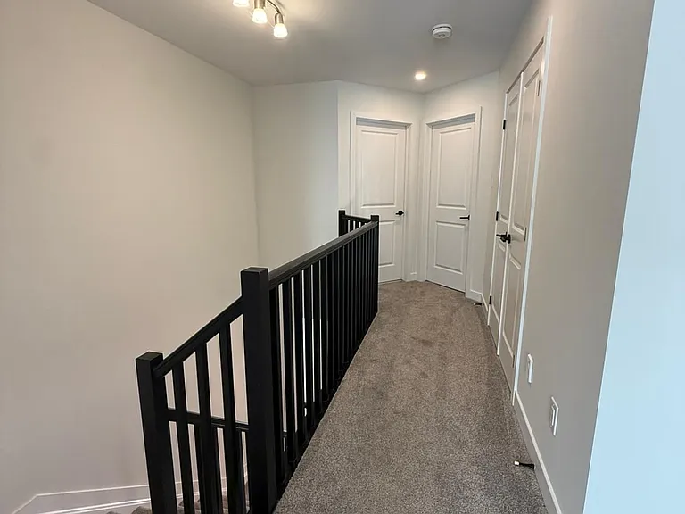 92 Longworth Ave — Photo 19