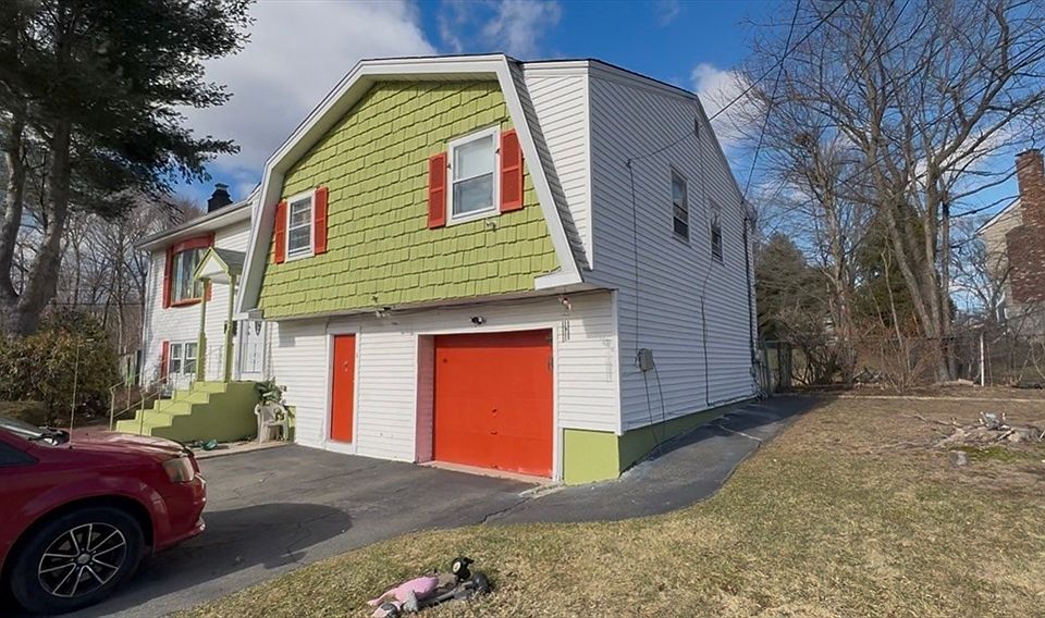 1st image of 9 Fernandez Cir