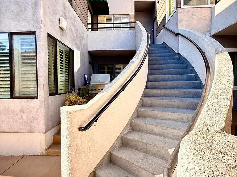 360 S Los Robles Ave #9 — Photo 5