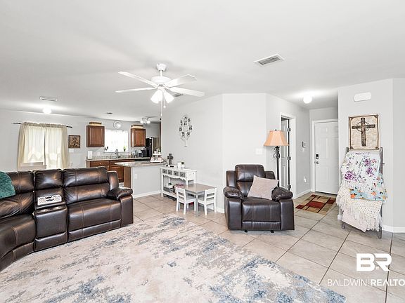 4th image of 17460 Lewis Smith Dr