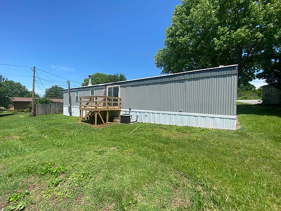 3rd image of 1705 Creason Dr