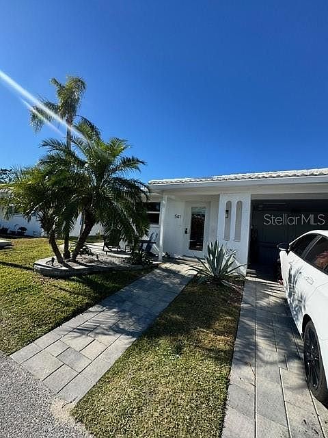 1st image of 541 Spanish Dr N