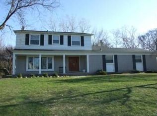 4253 Pinehurst Dr, West Bloomfield, MI
