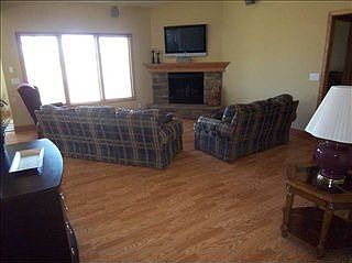 3rd image of 2211 Thomas Dr