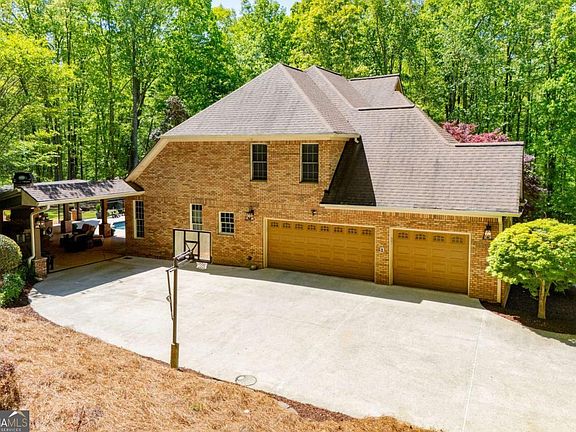 5th image of 39 Cambridge Ln
