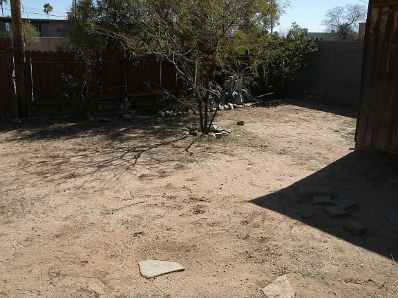 5th image of 824 N Richey Blvd