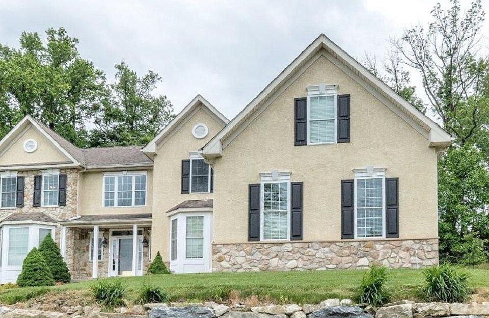 1st image of 350 Sterling Ln