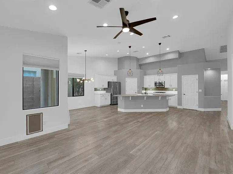 9929 Lago De Coco Ave — Photo 5