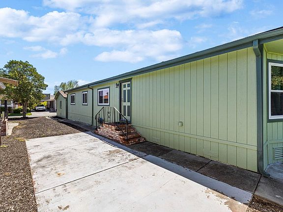 3rd image of 1546 Royal Oak Drive