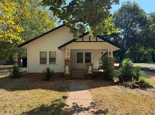 601 N Meridian St, Waurika, OK 73573