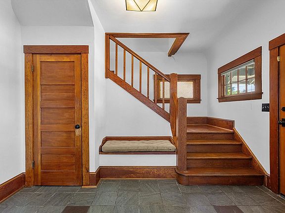 4th image of 2516 Encinal Ave