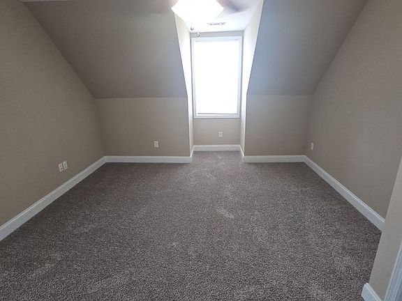 5th image of 2015 Reserve Dr