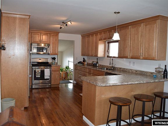 3rd image of 854 S 2nd St