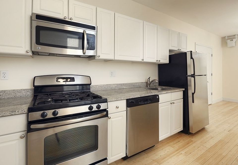 1st image of 66 Saint Nicholas Pl APT A27