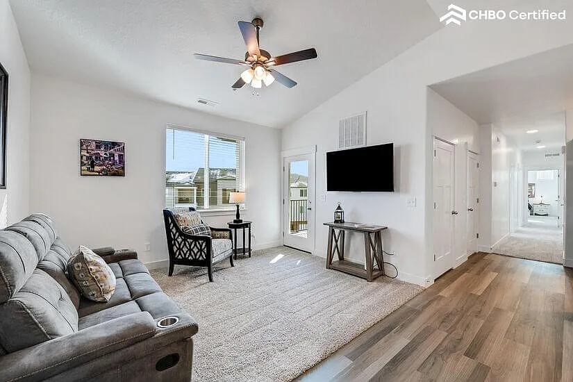Furnished Condo Mountain View Village — Photo 3