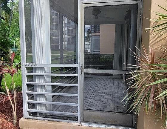 5th image of 1300 Saint Charles Pl APT L19