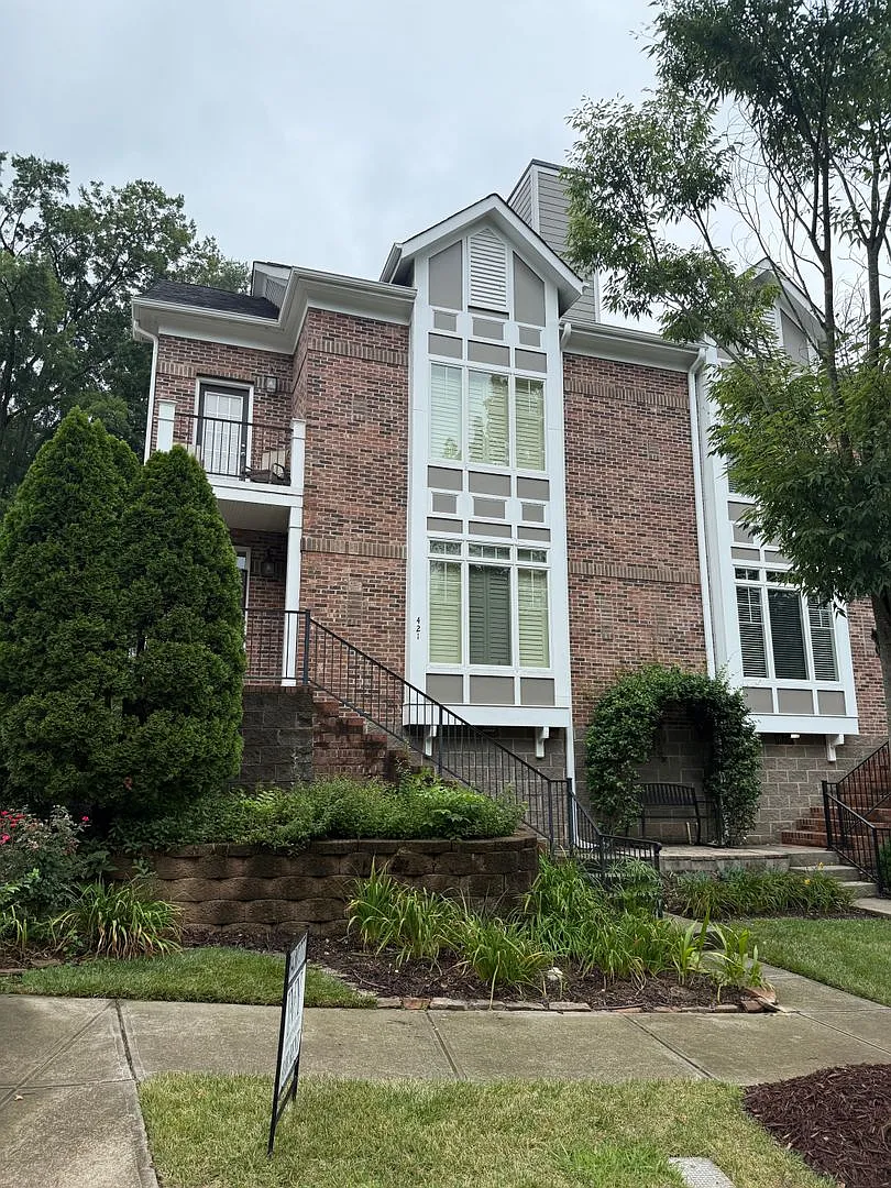Furnished Davidson Townhome Two Blocks From Main Street Davidson - 6 To 18 Month Lease — Photo 1