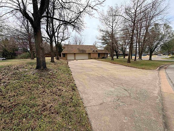 4th image of 2621 Rockwood Rd