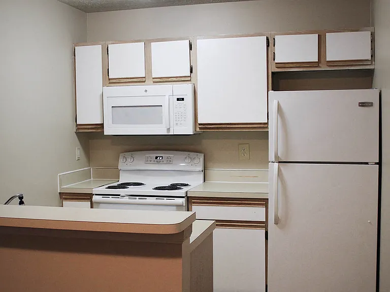 Eagle Crest Apartments — Photo 22