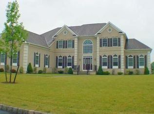 3 Kasey Ct, Somerset, NJ 08873