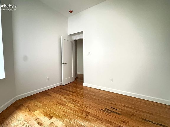 3rd image of 200 Claremont Ave APT 4