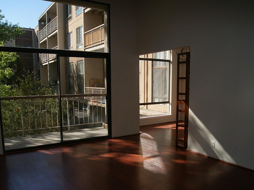 1st image of 320 N Civic Dr APT 316