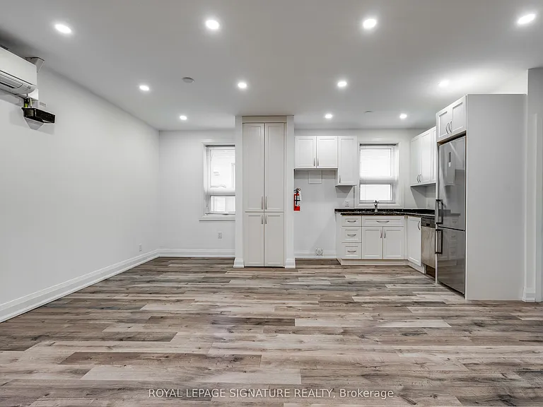 421 Danforth Ave #2 — Photo 4