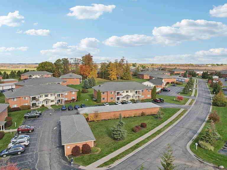 CenterPointe Apartments & Townhomes — Photo 74