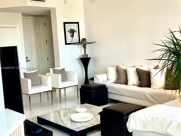 3001 NE 185th St APT 421, Aventura, FL 33180