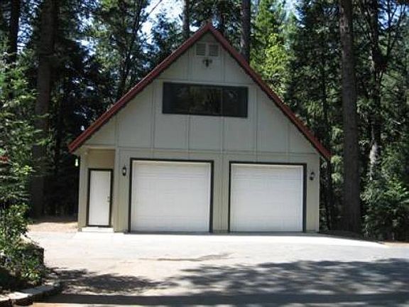 Detached Garage with Office