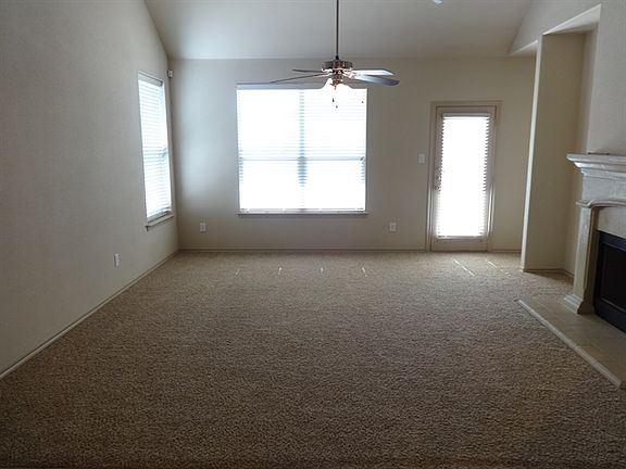 3rd image of 5040 Holliday Dr