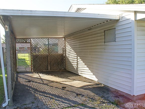 4th image of 412 Pinewood Ave