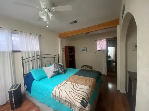 2213 Dora Ave NW, Albuquerque, NM 87104