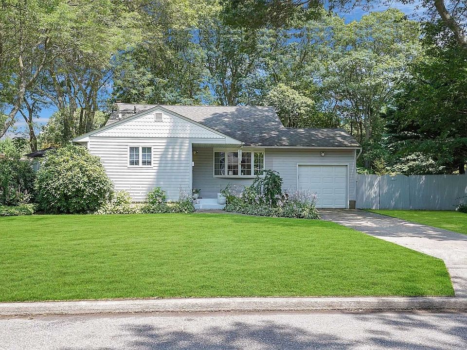 1st image of 28 Ronald Ln