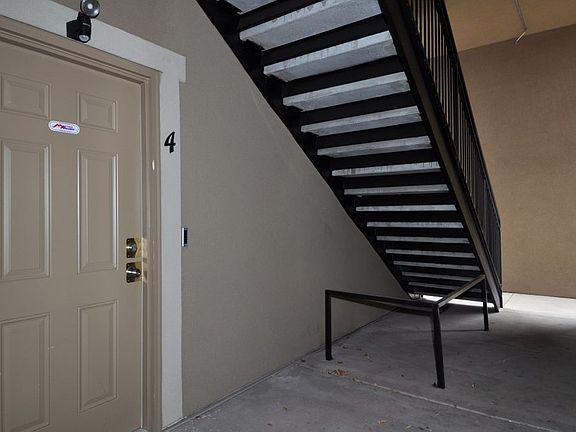5th image of 190 E Belmont Ave APT 4