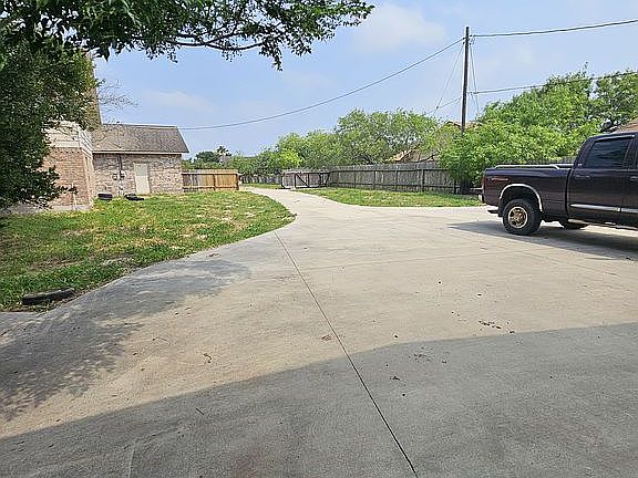 3rd image of 3501 Scarlet Oak Dr