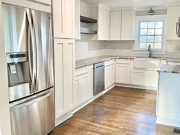2nd image of 3381 Emerson Dr