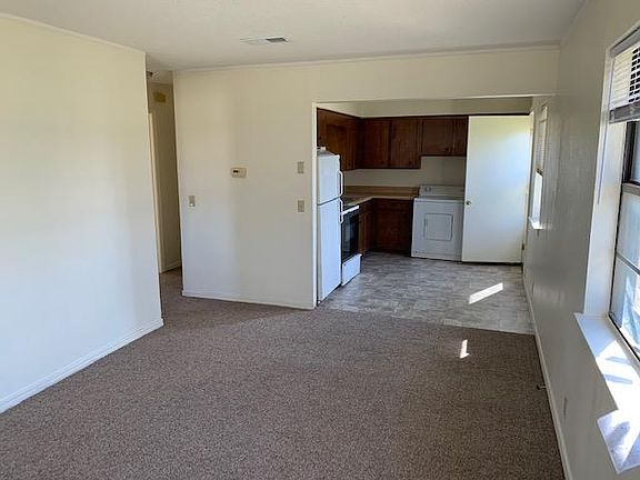 3rd image of 2825 Featherston Ave