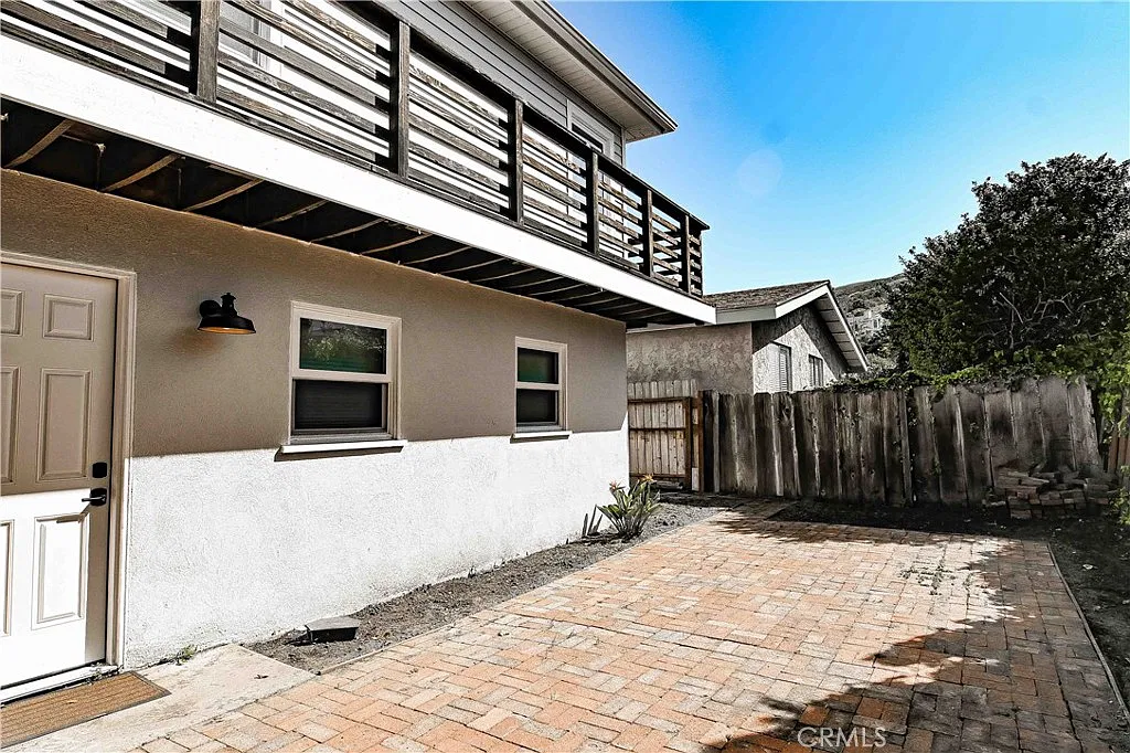 3 bed, 1292 sqft, $4,800 — Photo 1