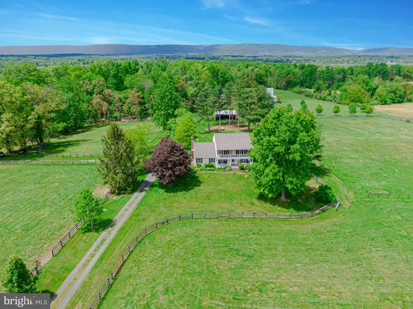 21709 Saint Louis Rd, Middleburg, VA 20117