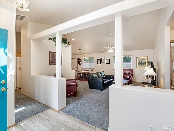 Unique floor plan opens to a beautiful foyer and offers 4 bedrooms!