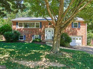322 Broadleaf Dr NE, Vienna, VA 22180