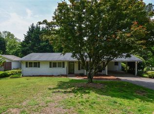 1240 Longview Dr, Gainesville, GA 30501