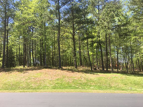 4th image of 5795 Point Comfort Ln