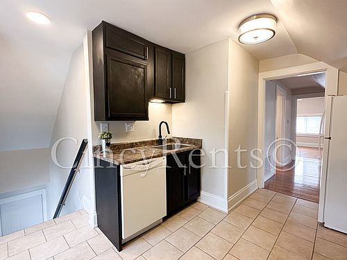 3rd image of 3942 Hazel Ave #3