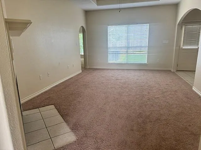 21 Stephens Ln — Photo 2