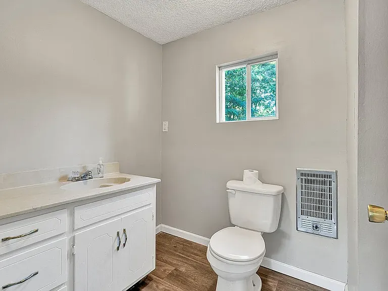 8633 Hilltop Dr — Photo 8
